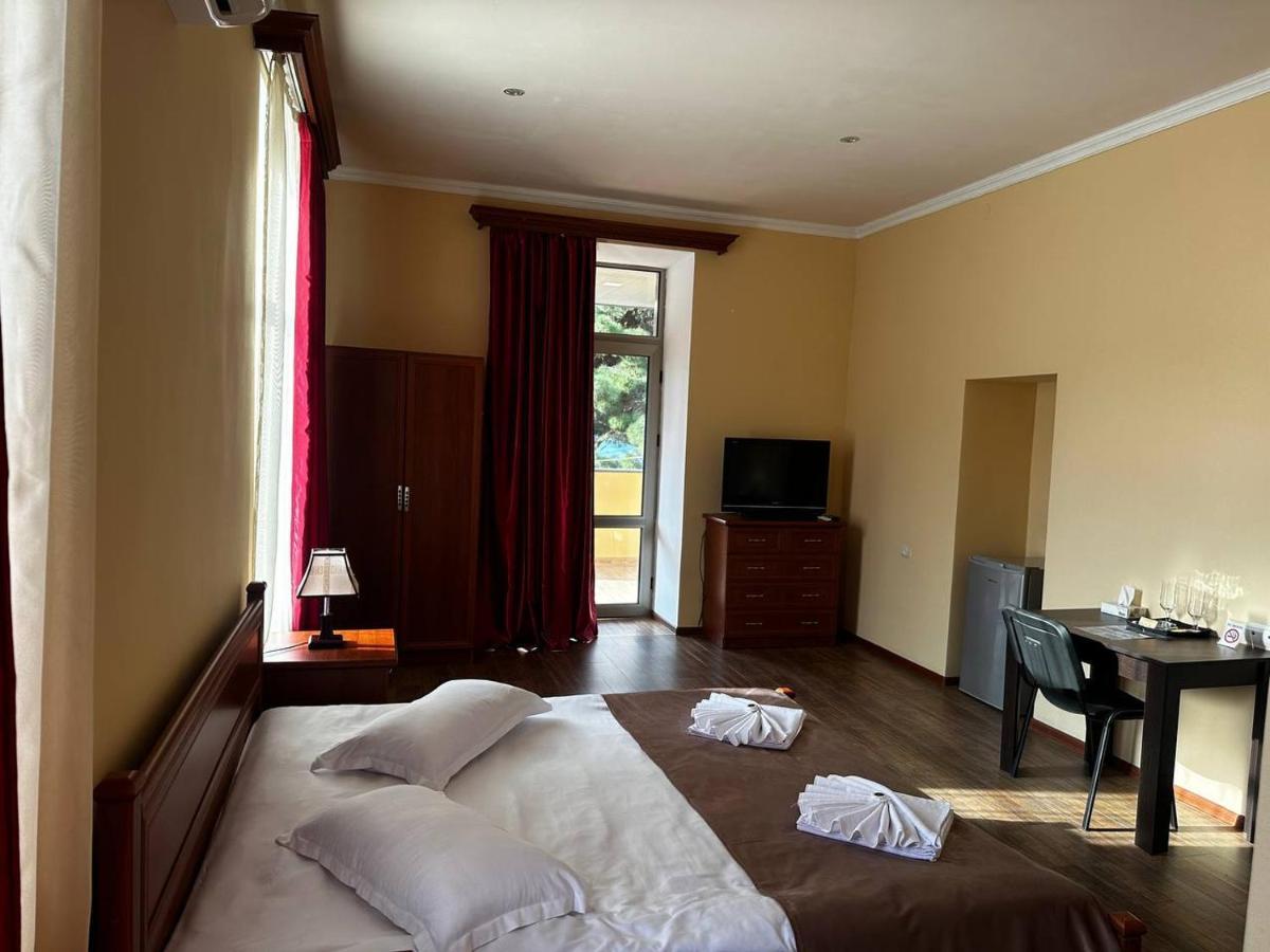 Sweet Home Hotel Meghri 외부 사진